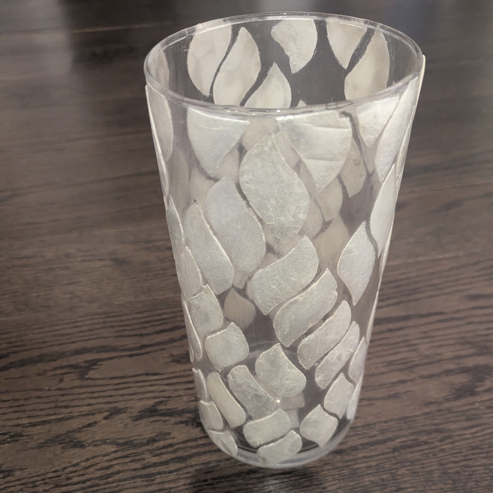 EUC Elegant Silver Leaf Patterned Glass Vase Home Decor